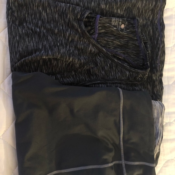 Mid calf yoga pants with matching top - Picture 3 of 4